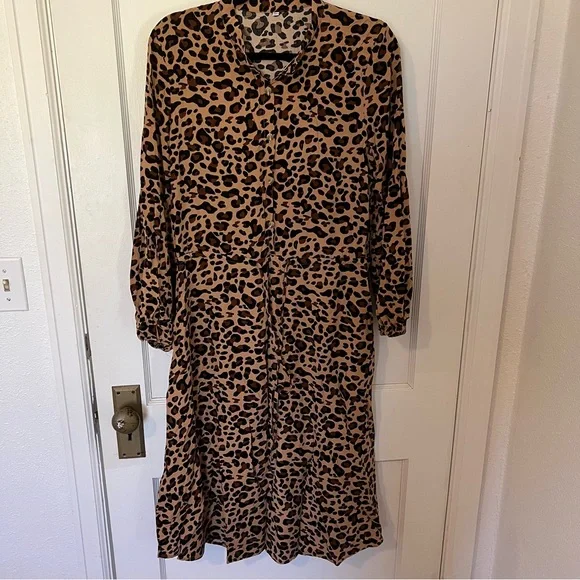 Modest Long Sleeve Leopard Shirt Dress medium - Picture 4 of 5